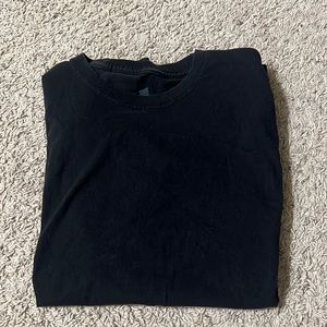 plain black t shirt